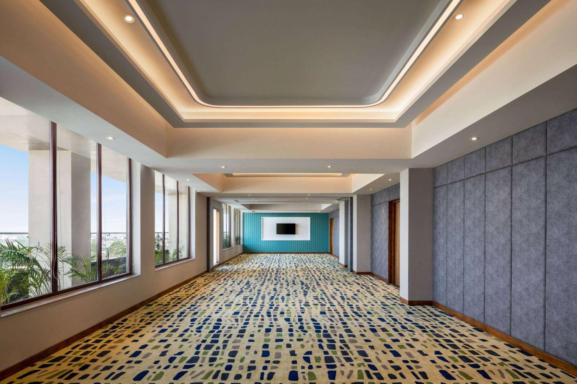 Ramada Encore By Wyndham Amritsar Airport Dış mekan fotoğraf