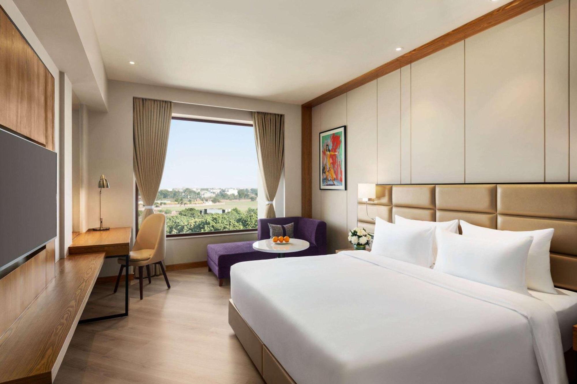 Ramada Encore By Wyndham Amritsar Airport Dış mekan fotoğraf
