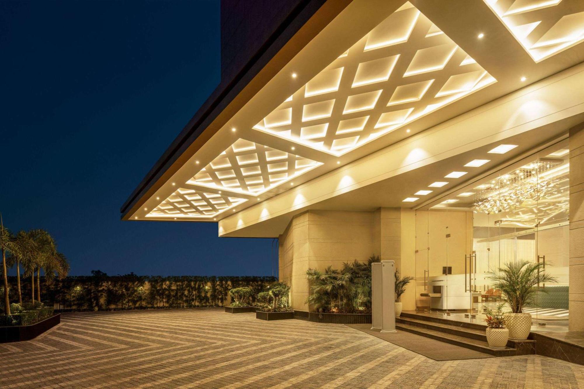 Ramada Encore By Wyndham Amritsar Airport Dış mekan fotoğraf